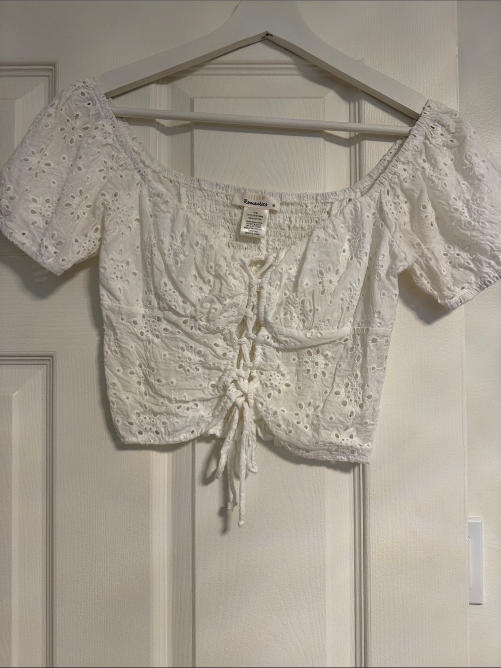 URBAN Romantics White Eyelet Lace-Up Cropped Blouse